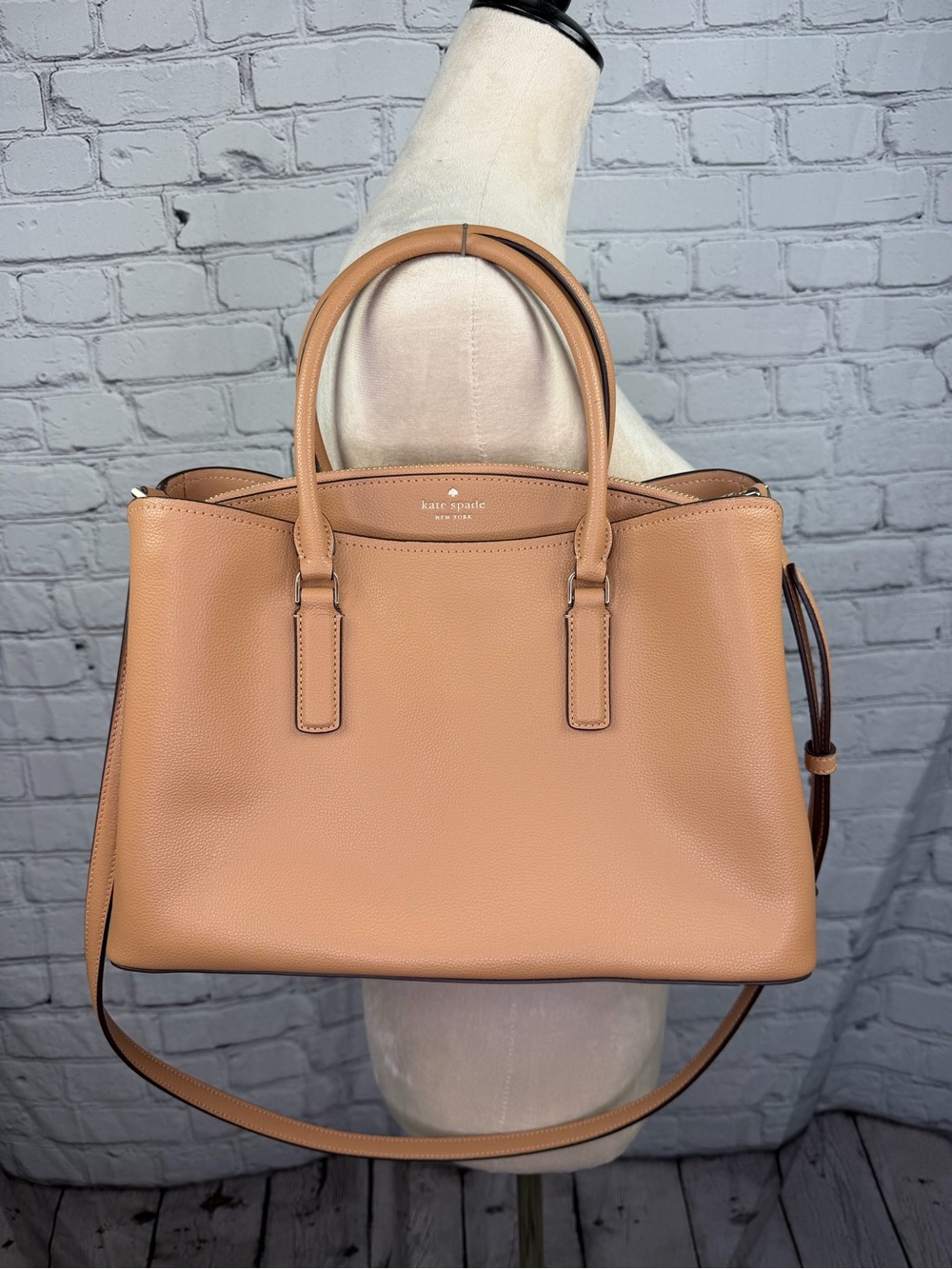 Kate Spade Thompson Street Satchel Bag - Picture 2 of 10